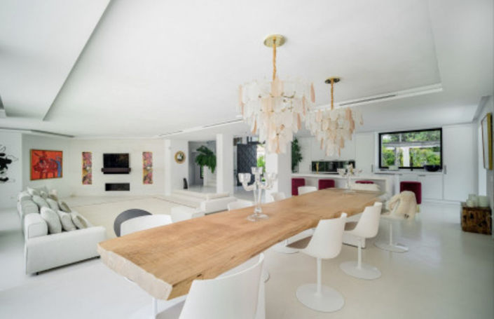 Image No.15-4 Bed Property for sale