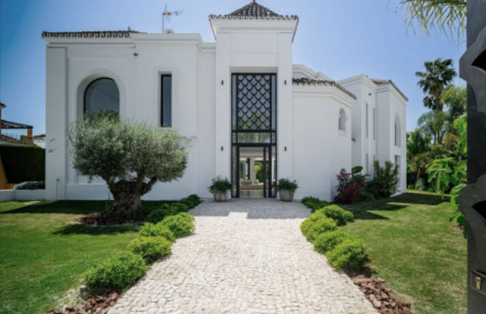 Image No.17-4 Bed Property for sale