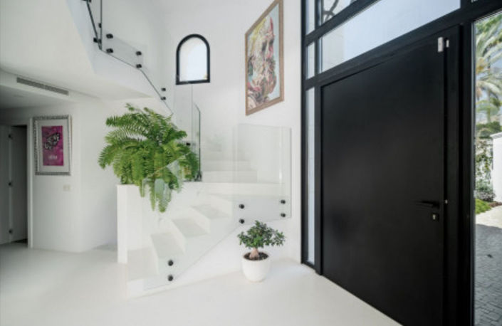 Image No.18-4 Bed Property for sale