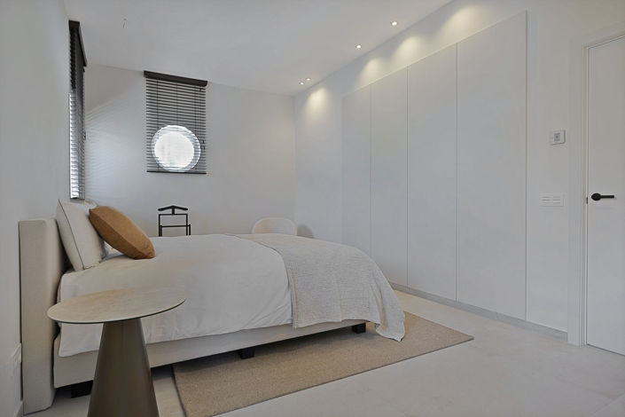 Image No.10-5 Bed Property for sale