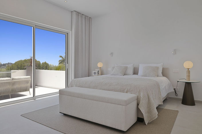 Image No.16-5 Bed Property for sale