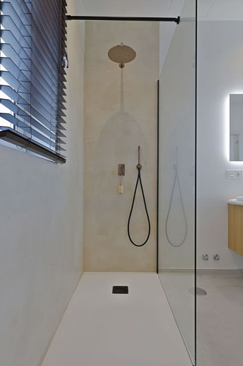 Image No.20-5 Bed Property for sale