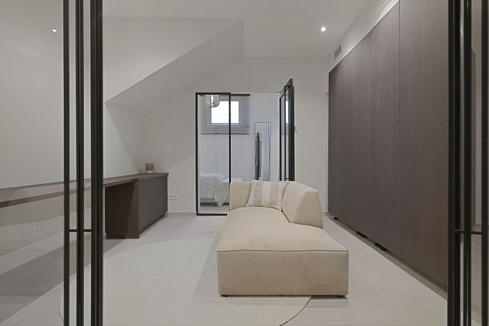 Image No.36-5 Bed Property for sale