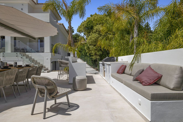 Image No.61-5 Bed Property for sale