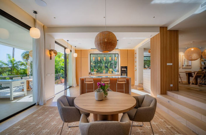 Image No.9-5 Bed Property for sale