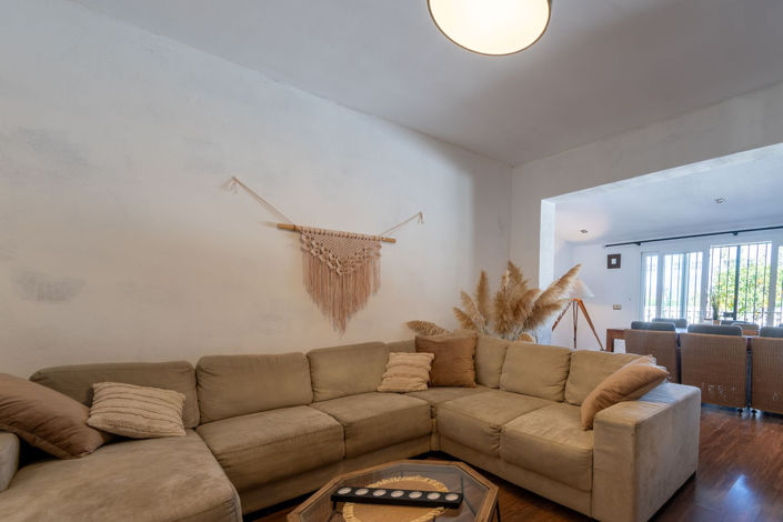 Image No.10-3 Bed Property for sale