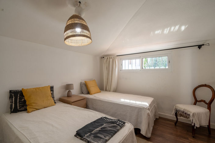 Image No.19-3 Bed Property for sale