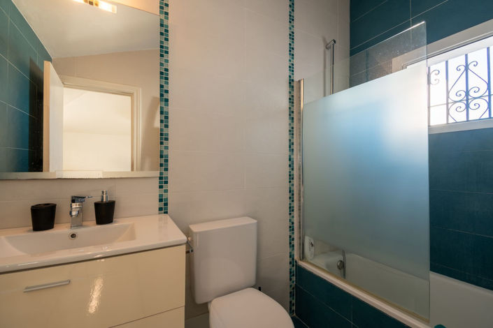 Image No.20-3 Bed Property for sale