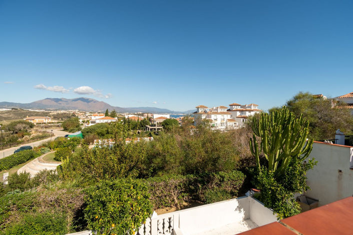 Image No.6-3 Bed Property for sale