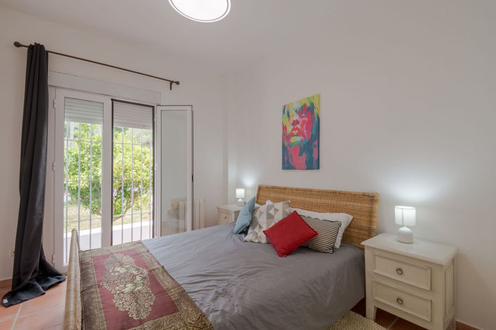 Image No.11-5 Bed Property for sale