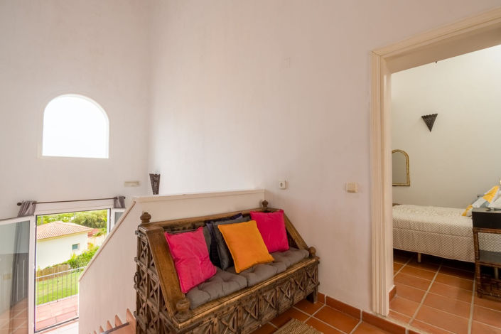 Image No.8-5 Bed Property for sale