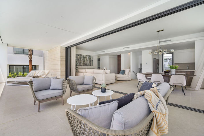 Image No.6-6 Bed Property for sale