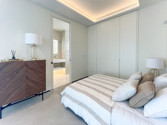 Image No.35-5 Bed Property for sale