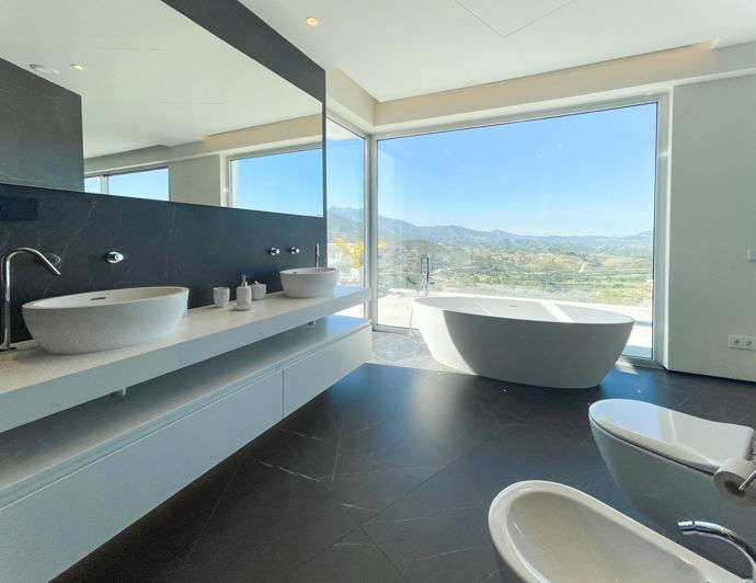 Image No.44-5 Bed Property for sale