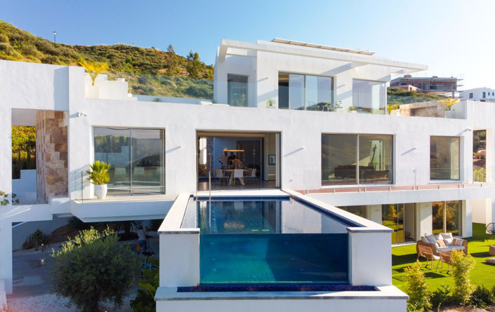 Image No.5-5 Bed Property for sale