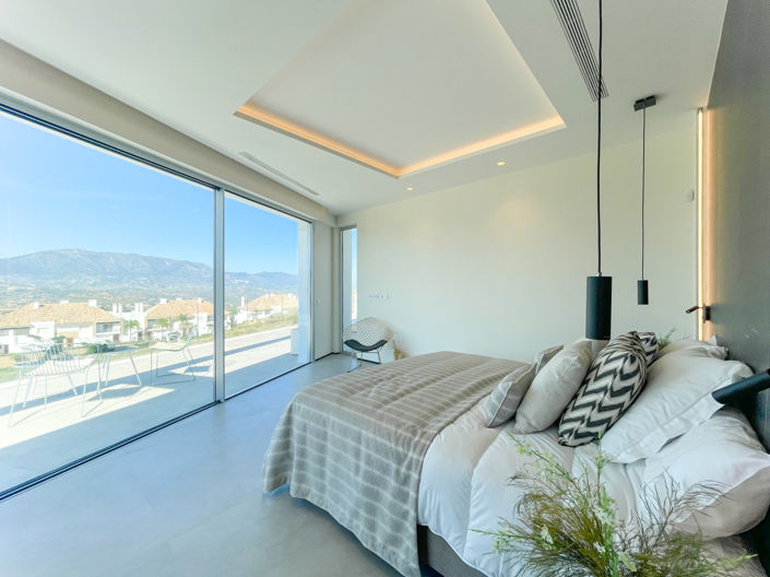 Image No.61-5 Bed Property for sale