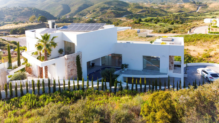 Image No.67-5 Bed Property for sale