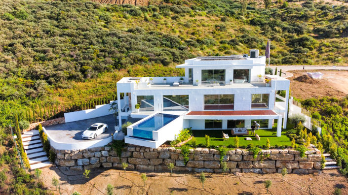 Image No.75-5 Bed Property for sale