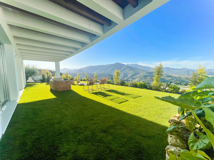 Image No.78-5 Bed Property for sale