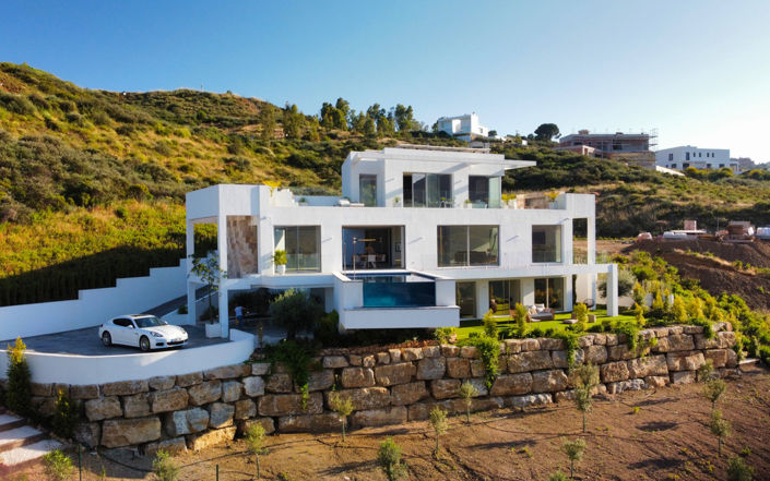 Image No.8-5 Bed Property for sale