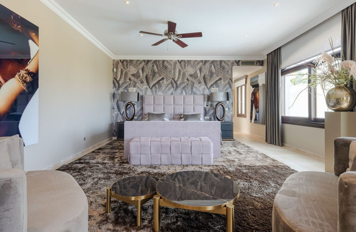 Image No.21-7 Bed Property for sale