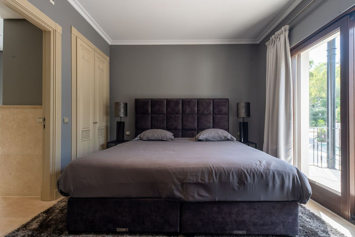 Image No.22-7 Bed Property for sale