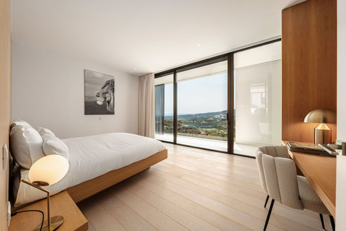 Image No.6-4 Bed Property for sale