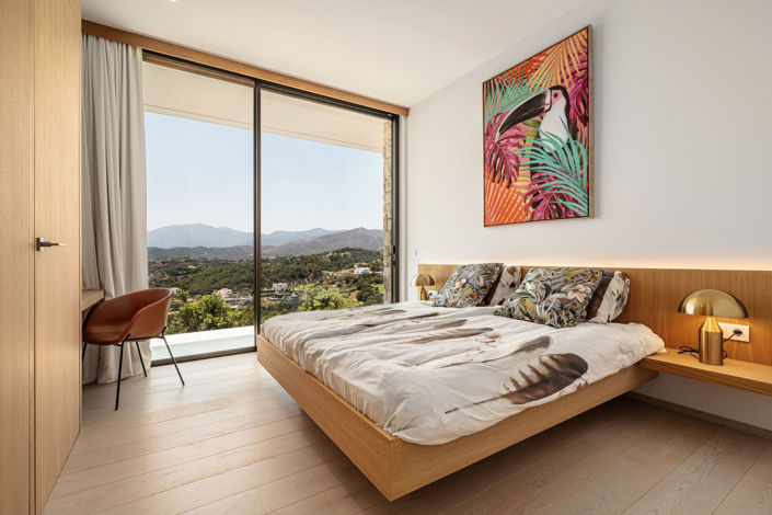 Image No.7-4 Bed Property for sale