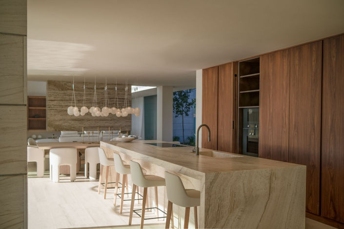 Image No.25-6 Bed Property for sale