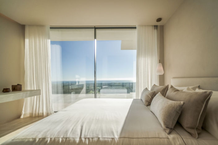 Image No.5-6 Bed Property for sale