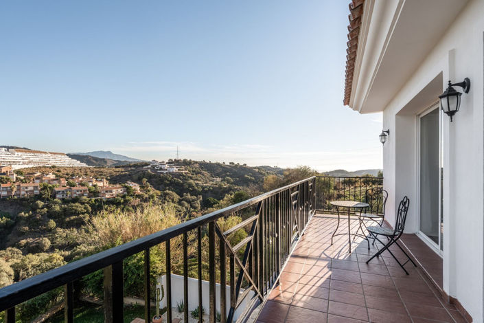 Image No.14-3 Bed Property for sale