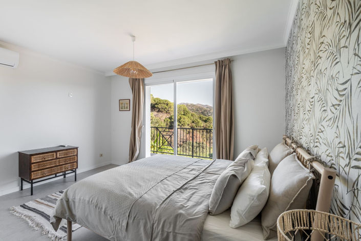 Image No.30-3 Bed Property for sale