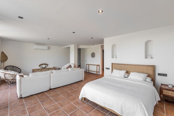 Image No.7-3 Bed Property for sale