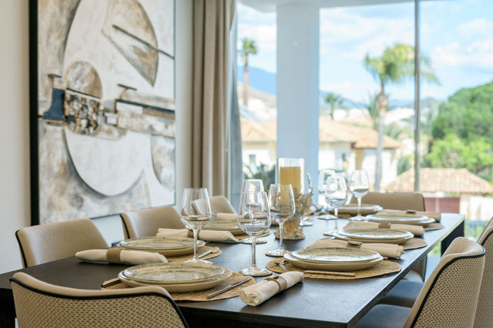 Image No.11-5 Bed Property for sale