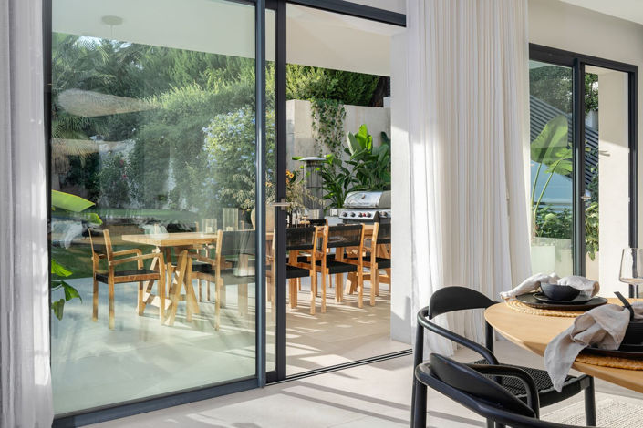 Image No.12-5 Bed Property for sale