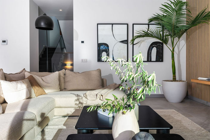 Image No.18-5 Bed Property for sale