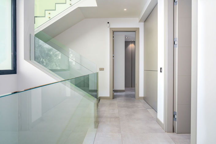 Image No.38-5 Bed Property for sale