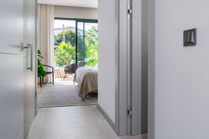 Image No.45-5 Bed Property for sale