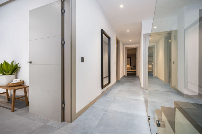 Image No.52-5 Bed Property for sale