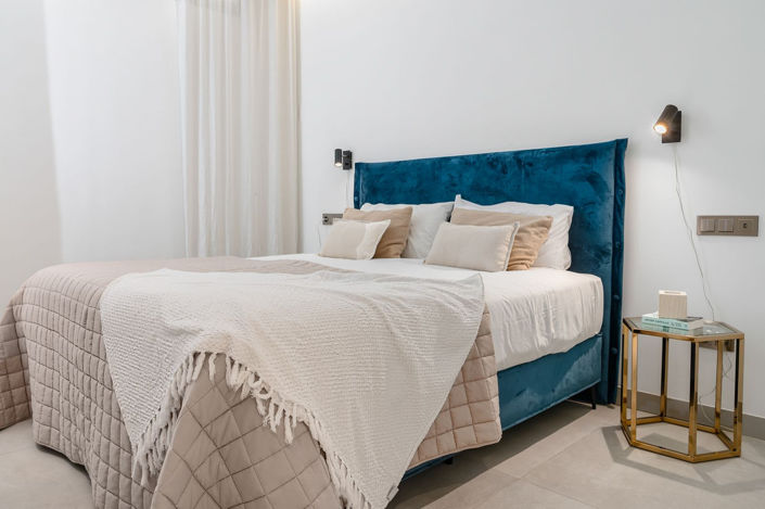 Image No.56-5 Bed Property for sale