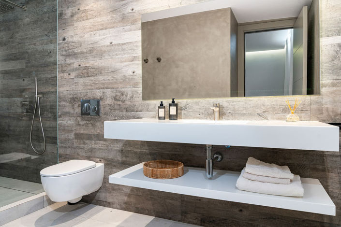 Image No.59-5 Bed Property for sale