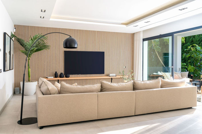 Image No.9-5 Bed Property for sale