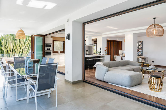 Image No.13-6 Bed Property for sale