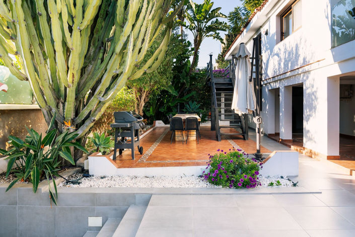 Image No.42-6 Bed Property for sale