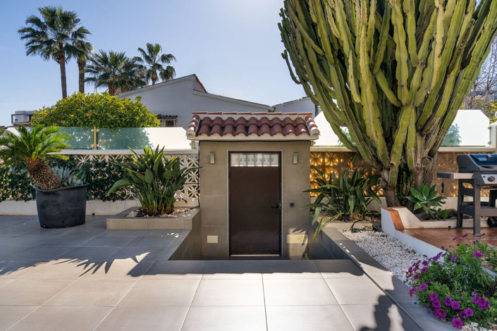 Image No.6-6 Bed Property for sale