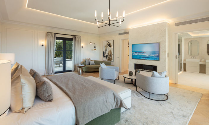 Image No.14-6 Bed Property for sale