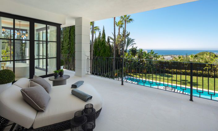 Image No.15-6 Bed Property for sale