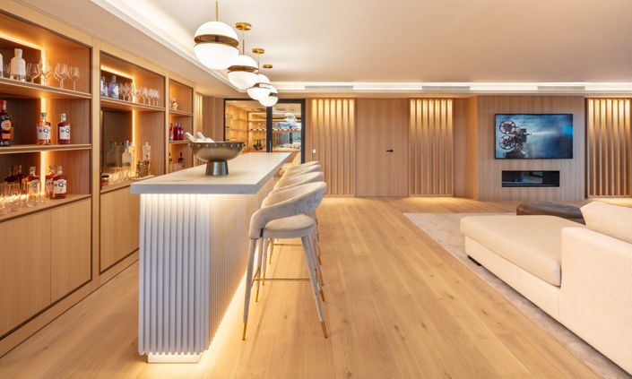 Image No.28-6 Bed Property for sale