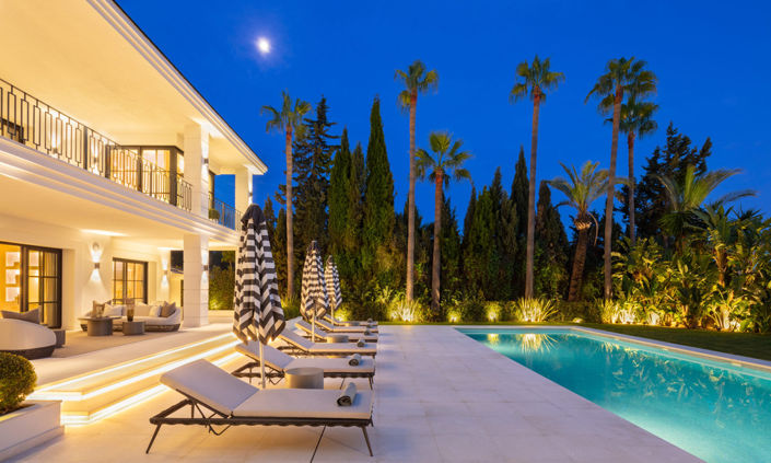 Image No.40-6 Bed Property for sale