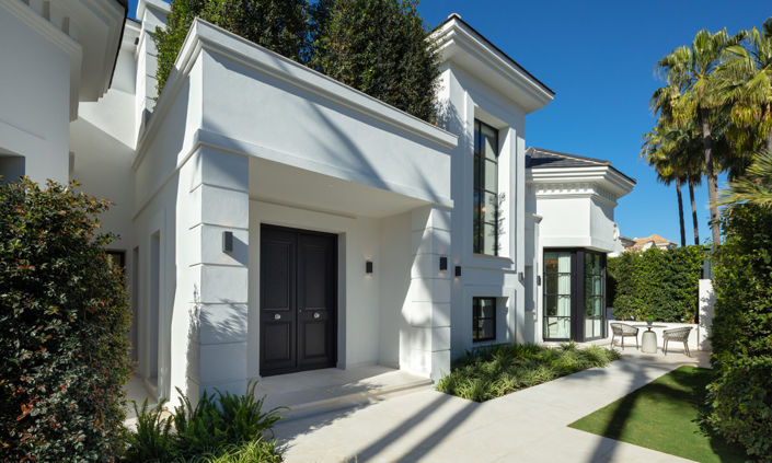 Image No.5-6 Bed Property for sale